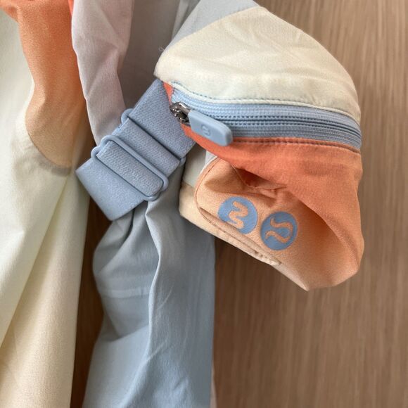 $178 LULULEMON x MADHAPPY Packable Run Jacket Size 2 Lightweight Front Zip Hood - Picture 11 of 15